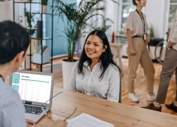 彻底改变您的人才获取策略:人工智能如何帮助您更快地找到合适的候选人