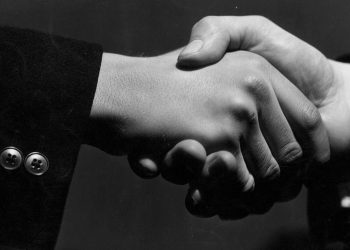 Web3 发布平台 Mirror 向 Paragraph 销售,转向社交应用“Kiosk”