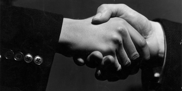 Web3 发布平台 Mirror 向 Paragraph 销售，转向社交应用“Kiosk”