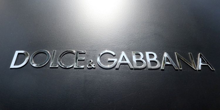 杜嘉班纳 (Dolce & Gabbana) 因其 NFT 交付混乱而被起诉：彭博社