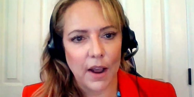 CFTC 专员 Summer Mersinger 谈过度热心的加密货币监管和立法行动的必要性