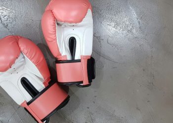 比特币矿工 Riot Platforms (RIOT) 放弃对 Bitfarms (BITF) 的收购，寻求改组董事会