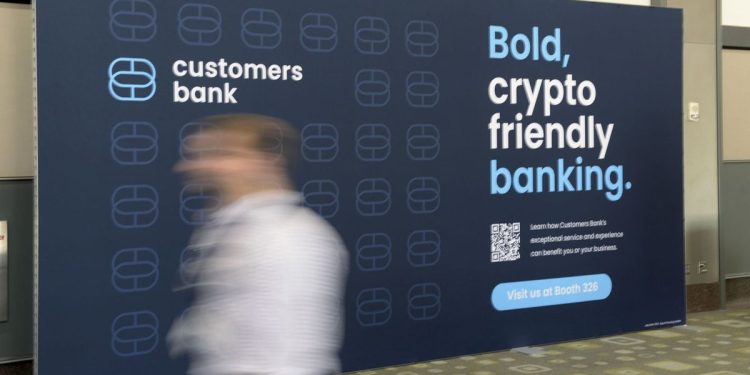 据称，加密货币友好型银行将取消部分数字资产对冲基金的银行账户