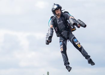 分析师预计股价将大幅上涨至 380 美元