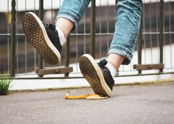 WIF 会下跌吗？分析师为 Dogwifhat 设定 1 美元目标价