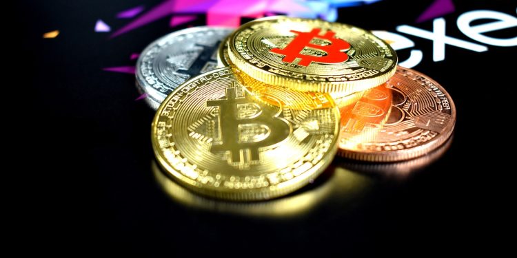 BTC ETF 周四流出 2.262 亿美元