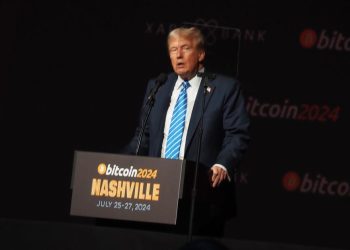 特朗普支持美国比特币储备，并表示民主党获胜将对加密货币造成灾难：“你们每个人都会消失”