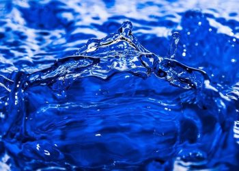 由于美国科技股暴跌打击加密货币,比特币暴跌至 64,000 美元,导致 2.5 亿美元的多头押注被清算