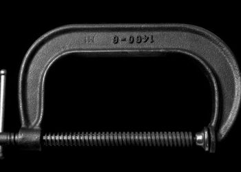 加密货币交易限制措施不仅仅限于币安，还包括 OKX