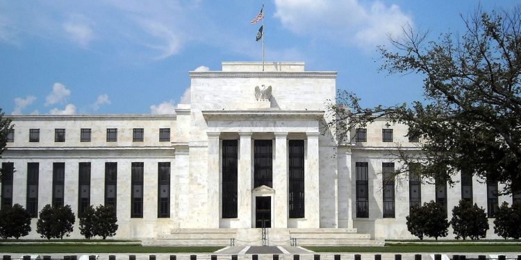 鹰派 FOMC 声明发布后，比特币价格（BTC）仍维持在 66.5 万美元