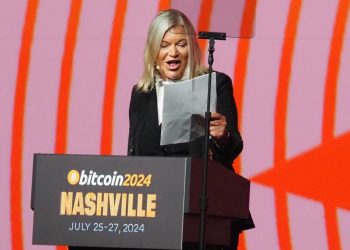 美国参议员 Lummis 提议美国购买 100 万比特币以减少国家债务