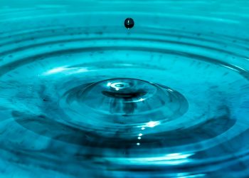 XRP 价格即将突破下降楔形