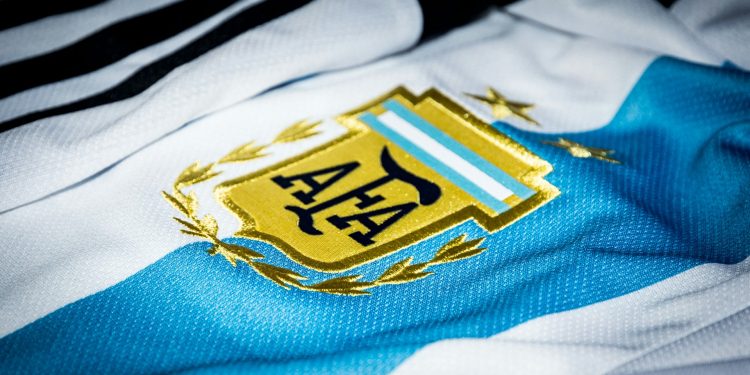 Drake 输掉 30 万美元比特币赌注,ARG 粉丝代币飙升 40%