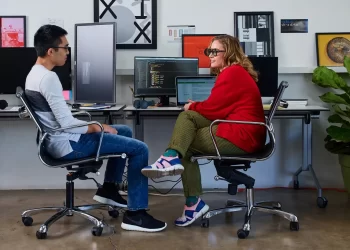 Salesforce 和 IBM 联手开发企业软件的 AI 代理