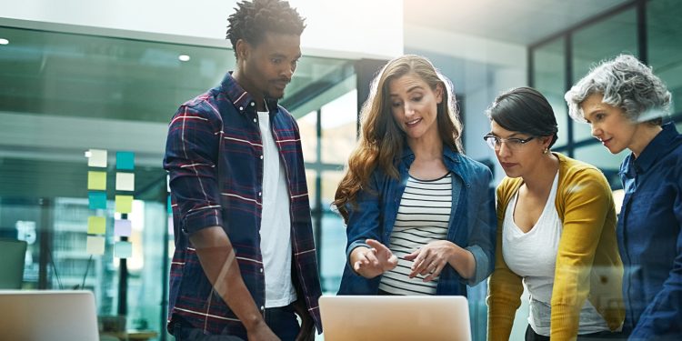 IBM Data Product Hub 如何帮助您释放商业智能潜力