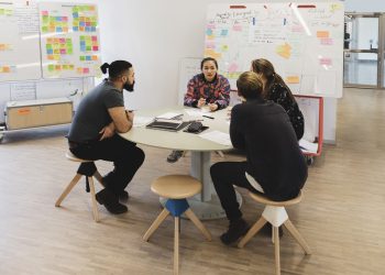 IBM 新研究：企业领导者如何利用新一代人工智能的力量来推动可持续的 IT 转型