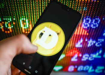 以下是整合阶段结束后狗狗币价格的变化