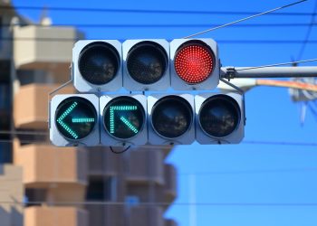 BTC 持有者暂停，ETH 鲸鱼买入