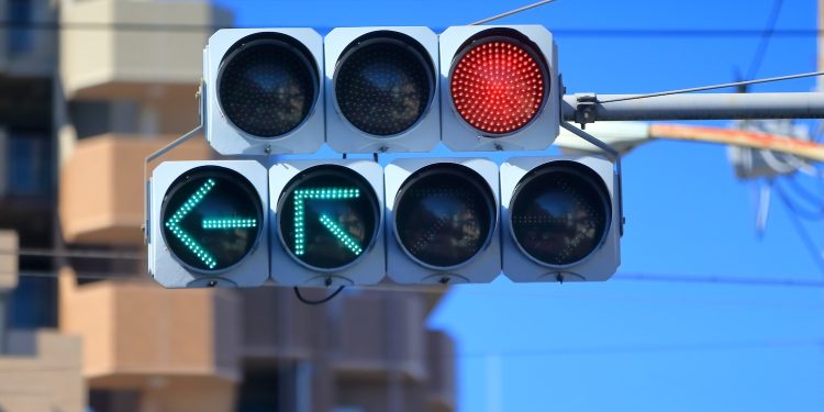 BTC 持有者暂停，ETH 鲸鱼买入